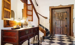 Villa de lujo en venta de estilo clásico con vistas al mar en zona de golf en Marbella - Benahavis 927 