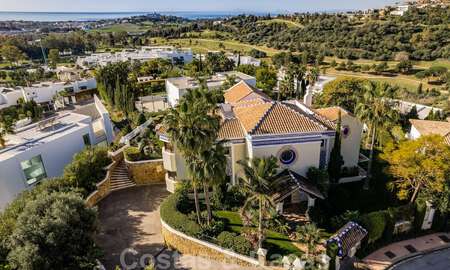 Villa de lujo en venta de estilo clásico con vistas al mar en zona de golf en Marbella - Benahavis 41489