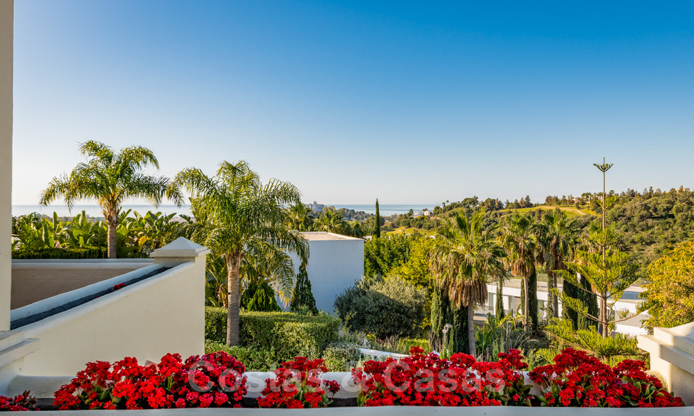 Villa de lujo en venta de estilo clásico con vistas al mar en zona de golf en Marbella - Benahavis 41496