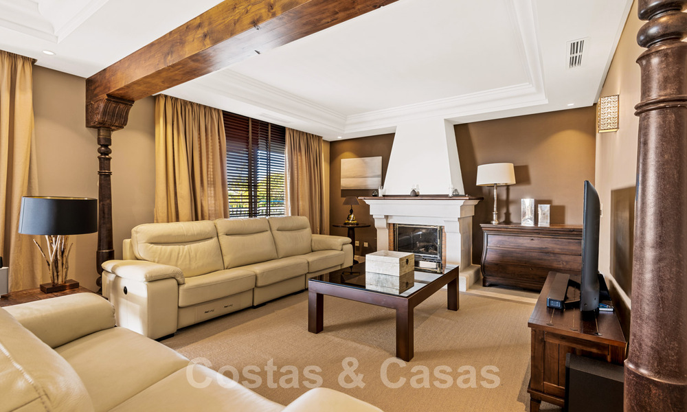 Villa de lujo en venta de estilo clásico con vistas al mar en zona de golf en Marbella - Benahavis 41504