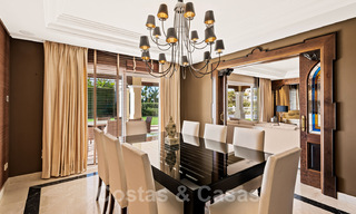 Villa de lujo en venta de estilo clásico con vistas al mar en zona de golf en Marbella - Benahavis 41505 