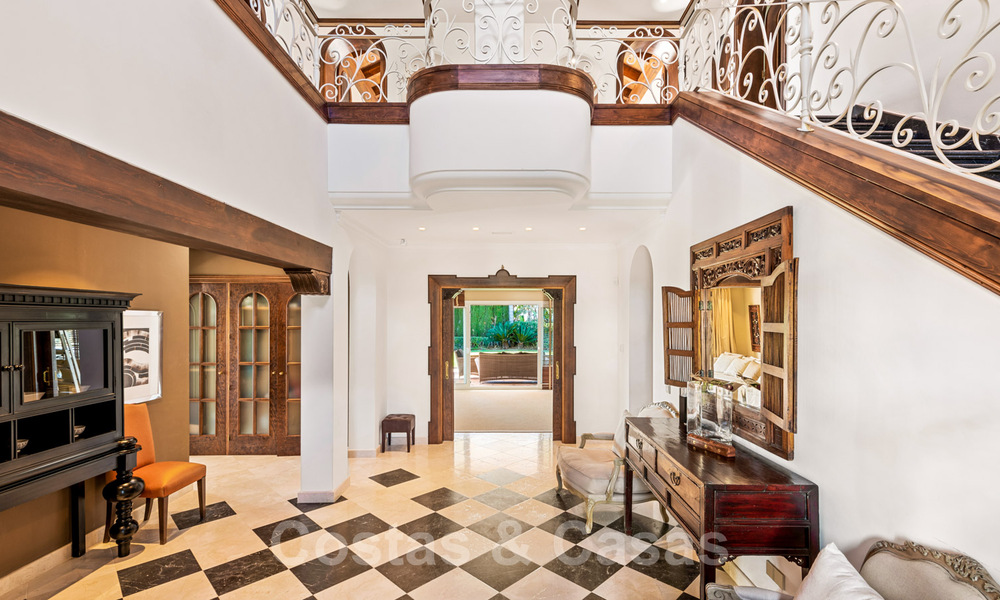 Villa de lujo en venta de estilo clásico con vistas al mar en zona de golf en Marbella - Benahavis 41507
