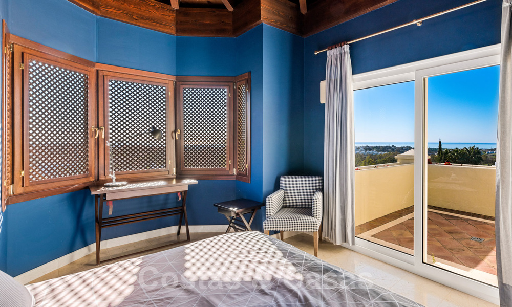 Villa de lujo en venta de estilo clásico con vistas al mar en zona de golf en Marbella - Benahavis 41512