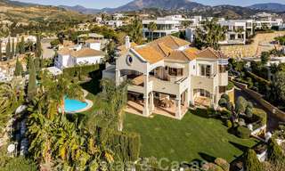 Villa de lujo en venta de estilo clásico con vistas al mar en zona de golf en Marbella - Benahavis 41514 