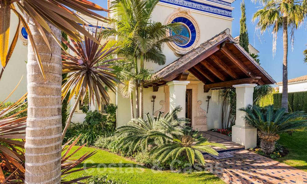 Villa de lujo en venta de estilo clásico con vistas al mar en zona de golf en Marbella - Benahavis 41515