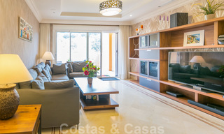Apartamento en venta con hermosas vistas abiertas, en Nueva Andalucía 20320 