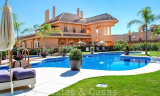 Apartamento en venta con hermosas vistas abiertas, en Nueva Andalucía 20374 