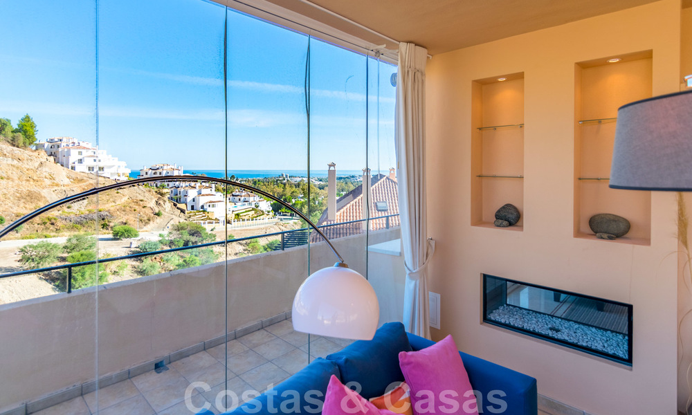 Raro y muy impresionante ático con una enorme terraza y unas vistas al mar increíbles en venta en Nueva Andalucía 20336