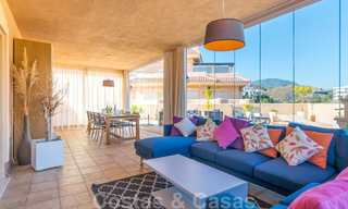 Raro y muy impresionante ático con una enorme terraza y unas vistas al mar increíbles en venta en Nueva Andalucía 20361 