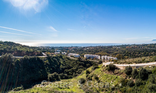 Fantásticos parcelas por villas con licencia aprobada y vistas panorámicas al mar en venta en Marbella Este 20417 