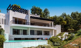 Fantásticos parcelas por villas con licencia aprobada y vistas panorámicas al mar en venta en Marbella Este 36445 