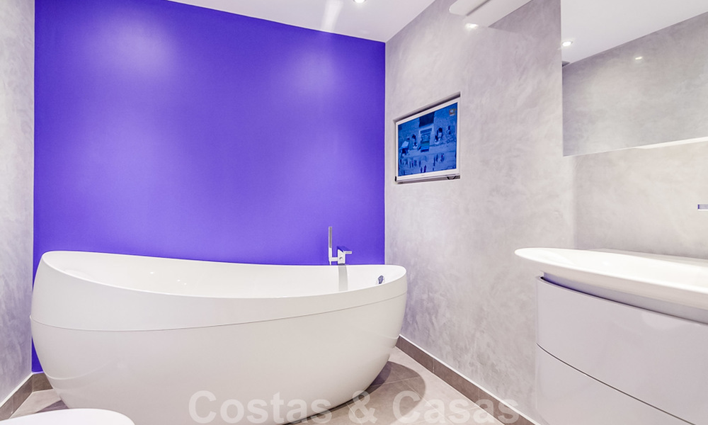 Atractivo apartamento totalmente renovado en un prestigioso complejo en venta, Nueva Andalucía, Marbella 20634