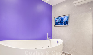 Atractivo apartamento totalmente renovado en un prestigioso complejo en venta, Nueva Andalucía, Marbella 20635 