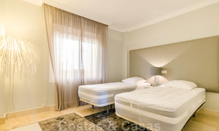 Atractivo apartamento totalmente renovado en un prestigioso complejo en venta, Nueva Andalucía, Marbella 20654 