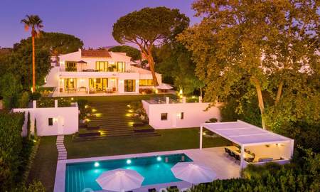 Se vende villa, obra maestra moderno-mediterránea con vistas panorámicas al mar, al golf y a la montaña, Nueva Andalucía, Marbella 20493
