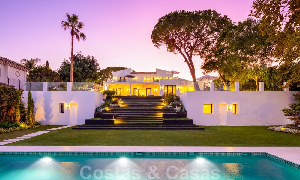Se vende villa, obra maestra moderno-mediterránea con vistas panorámicas al mar, al golf y a la montaña, Nueva Andalucía, Marbella 20512