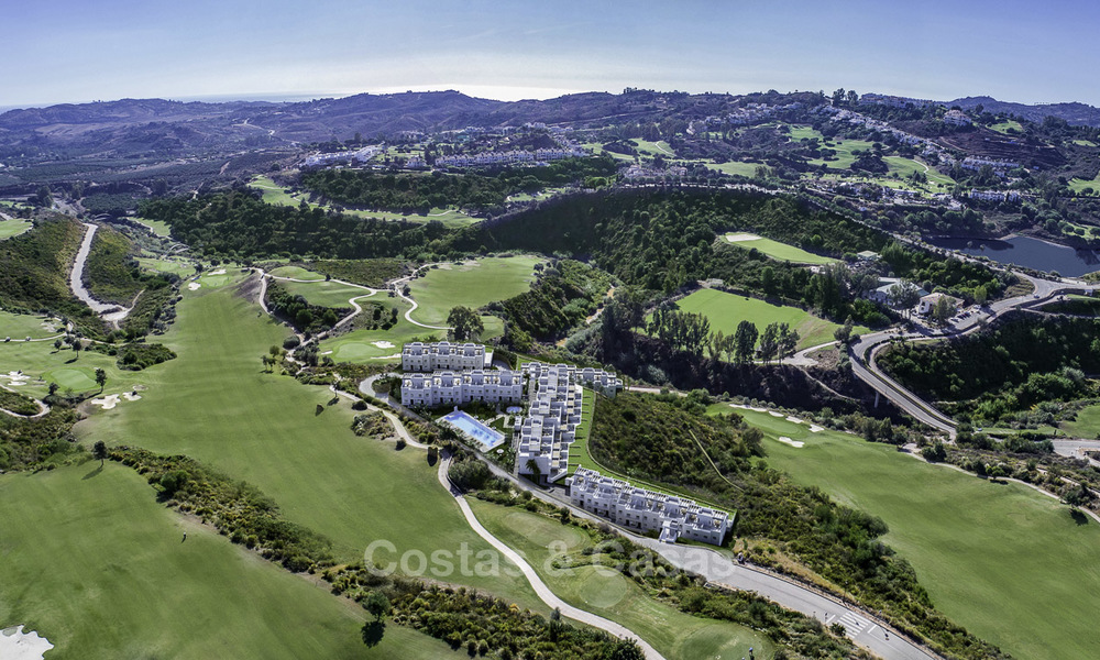 Atractivo terreno de construcción con orientación sur y vistas espectaculares en venta, en un complejo de golf de clase mundial, Mijas, Costa del Sol 20699