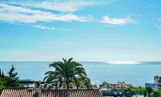 Se vende una moderna villa de lujo contemporáneo con vistas al mar, a poca distancia de la playa en Estepona 20684 