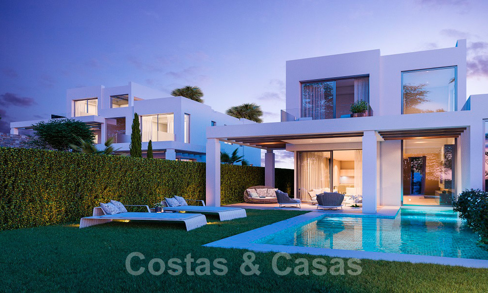 Se venden nuevas y modernas villas adosadas con impresionantes vistas al mar, en Marbella Este 20569