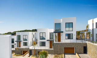 Se venden nuevas y modernas villas adosadas con impresionantes vistas al mar, en Marbella Este 20575 