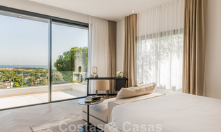 VENDIDO. Se vende villa contemporánea super lujosa con vistas al mar y a la montaña, lista para ser habitada en el Triángulo de Oro de Benahavis, Estepona, Marbella 29790 