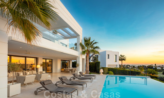 Elegante villa de lujo contemporáneo con vistas al mar en venta en la codiciada Nueva Andalucía, Marbella 20905 