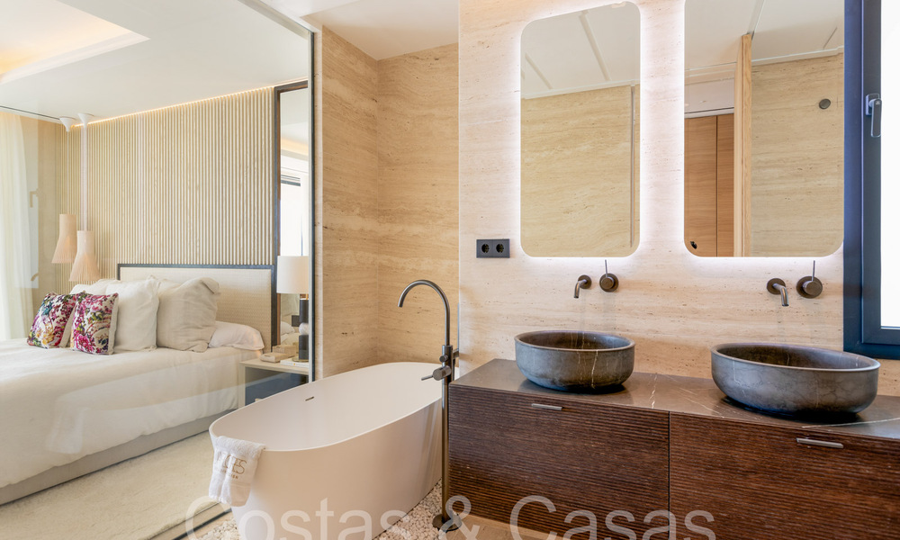 Nuevos apartamentos de lujo en primera línea de playa en venta, cerca del centro y el puerto deportivo de Estepona 64826