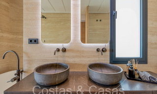 Nuevos apartamentos de lujo en primera línea de playa en venta, cerca del centro y el puerto deportivo de Estepona 64827 