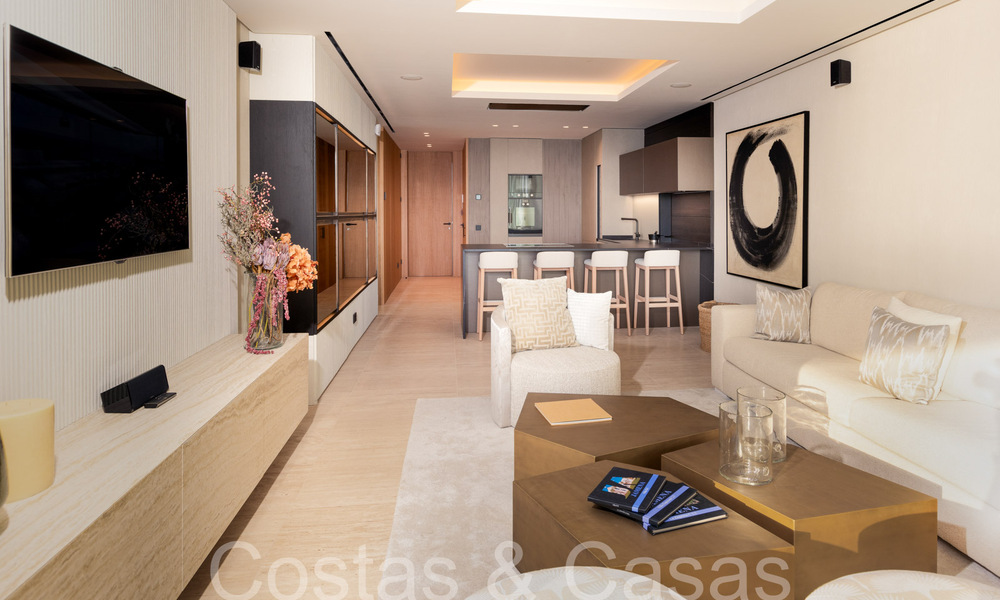 Nuevos apartamentos de lujo en primera línea de playa en venta, cerca del centro y el puerto deportivo de Estepona 64839