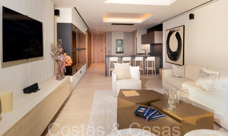 Nuevos apartamentos de lujo en primera línea de playa en venta, cerca del centro y el puerto deportivo de Estepona 64839 
