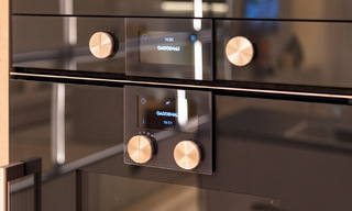 Nuevos apartamentos de lujo en primera línea de playa en venta, cerca del centro y el puerto deportivo de Estepona 64864 