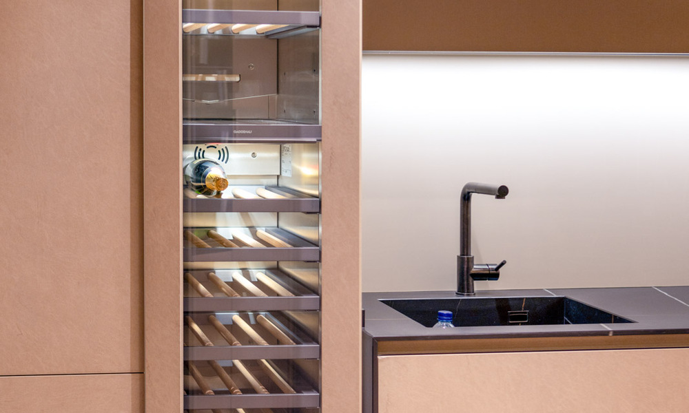 Nuevos apartamentos de lujo en primera línea de playa en venta, cerca del centro y el puerto deportivo de Estepona 64865