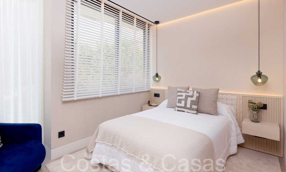 Nuevos apartamentos de lujo en primera línea de playa en venta, cerca del centro y el puerto deportivo de Estepona 64866