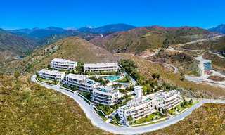 Nuevos apartamentos de lujo con vistas panorámicas, en venta en un nuevo y asombroso complejo de montaña en Benahavis, Marbella 21179 
