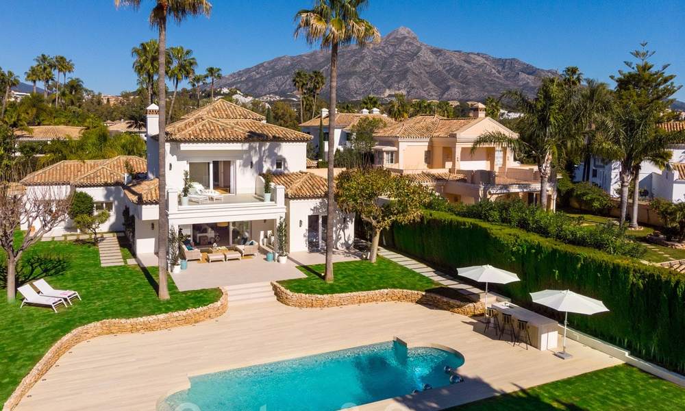 Impresionante villa de golf en venta, en primera línea del Mediterráneo en una ubicación privilegiada, Nueva Andalucía - Marbella 21354