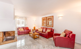 Se vende una amplia casa adosada, a poca distancia de los servicios y Puerto Banús, en Nueva Andalucía - Marbella 21480 