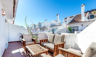 Se vende una amplia casa adosada, a poca distancia de los servicios y Puerto Banús, en Nueva Andalucía - Marbella 21487 