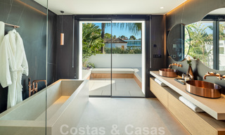 Exquisita villa de lujo moderna-mediterránea en venta, en primera línea de golf en Nueva Andalucía, Marbella 21505 