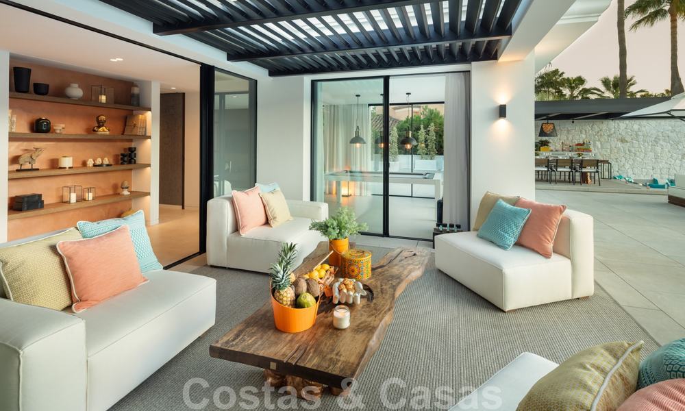 Exquisita villa de lujo moderna-mediterránea en venta, en primera línea de golf en Nueva Andalucía, Marbella 21523