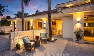 Exquisita villa de lujo moderna-mediterránea en venta, en primera línea de golf en Nueva Andalucía, Marbella 21529 