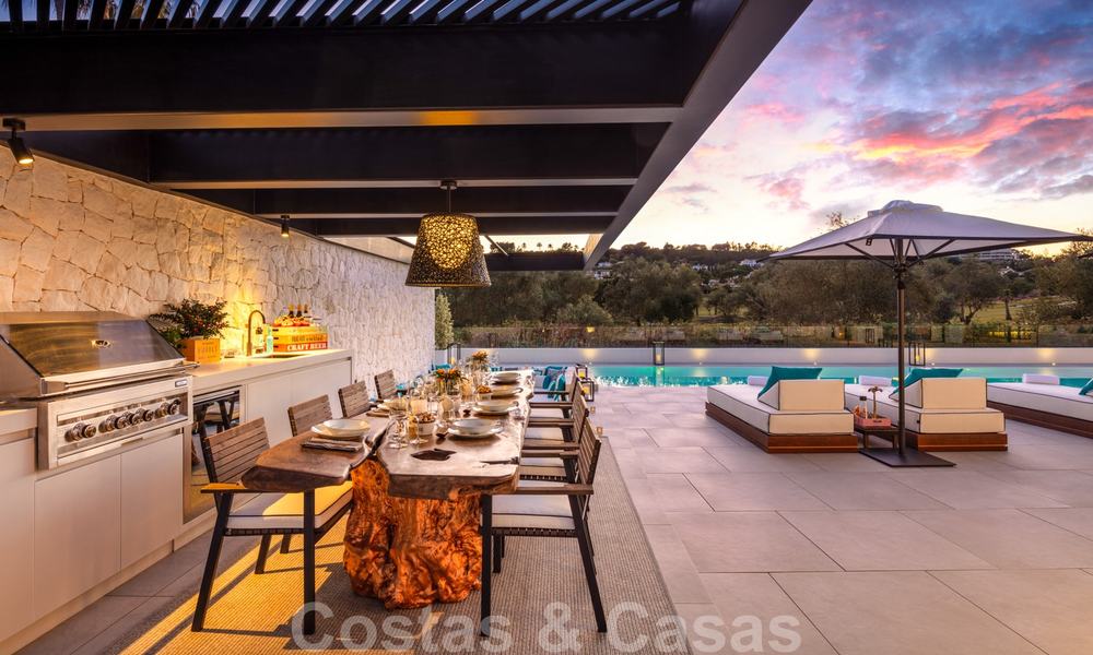 Exquisita villa de lujo moderna-mediterránea en venta, en primera línea de golf en Nueva Andalucía, Marbella 21531
