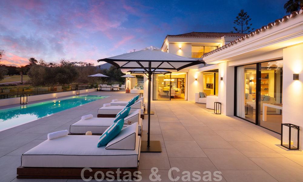 Exquisita villa de lujo moderna-mediterránea en venta, en primera línea de golf en Nueva Andalucía, Marbella 21532