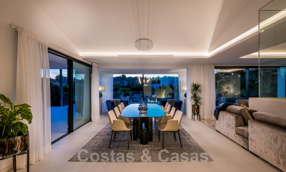 Una villa de lujo contemporáneo muy elegante en venta en el corazón del Valle del Golf, lista para mudarse - Nueva Andalucía, Marbella 21856