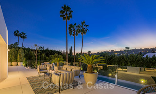 Una villa de lujo contemporáneo muy elegante en venta en el corazón del Valle del Golf, lista para mudarse - Nueva Andalucía, Marbella 21864 