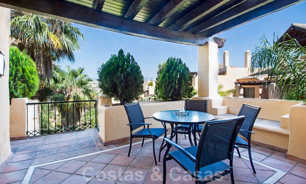 Gran ático de lujo con amplia terraza en venta en la Nueva Milla de Oro, entre Marbella y Estepona 21897