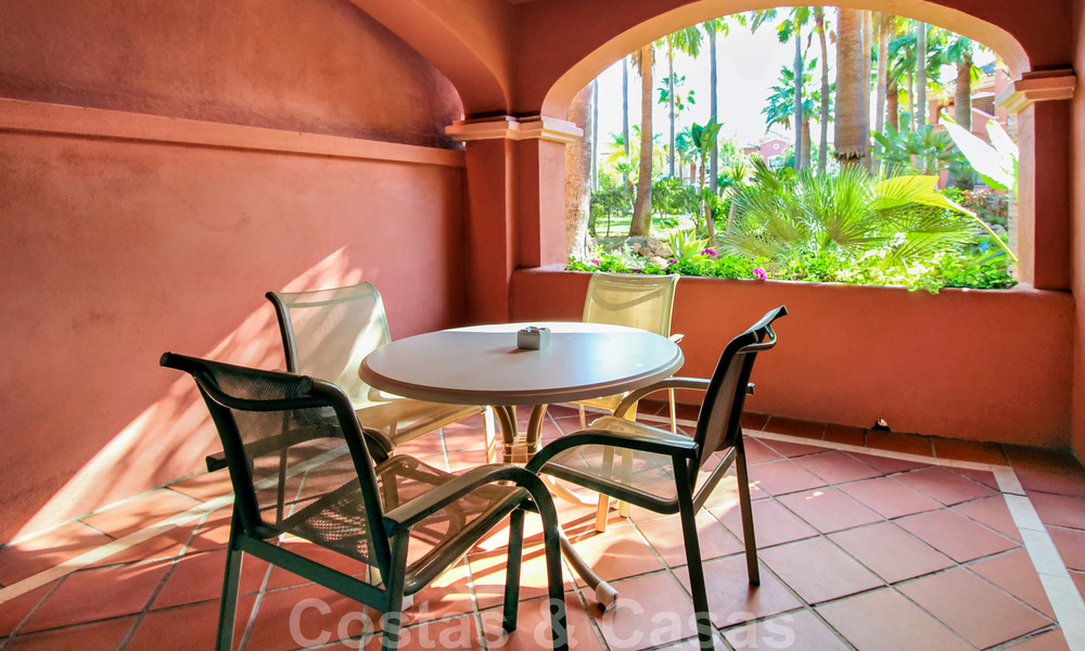 Atractiva inversión o apartamento de vacaciones en venta en un popular resort, a poca distancia de la playa y Puerto Banús 21916