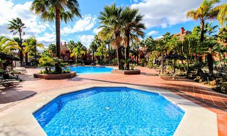 Atractiva inversión o apartamento de vacaciones en venta en un popular resort, a poca distancia de la playa y Puerto Banús 21927