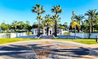 Un luminoso apartamento recientemente renovado a la venta en un magnífico complejo frente al mar, a poca distancia de la playa, de los servicios y de San Pedro, Marbella 21974 