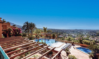 Impresionante ático orientado al sur, con increíbles vistas al mar, en venta en el Valle del Golf de Nueva Andalucía, Marbella 37524 