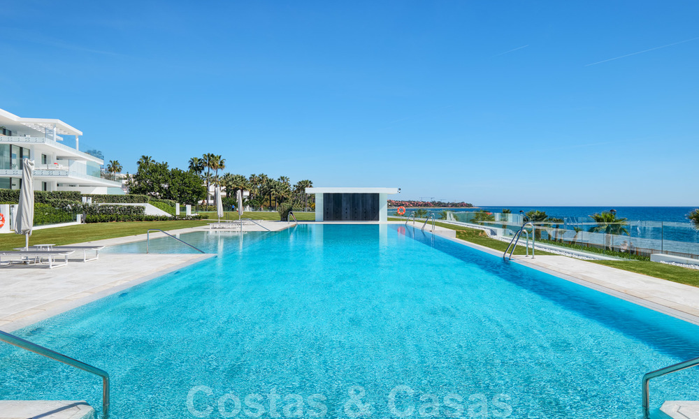 Apartamento ultra lujoso y vanguardista frente a la playa en venta en un exclusivo complejo en la Nueva Milla de Oro, Estepona Este 21997